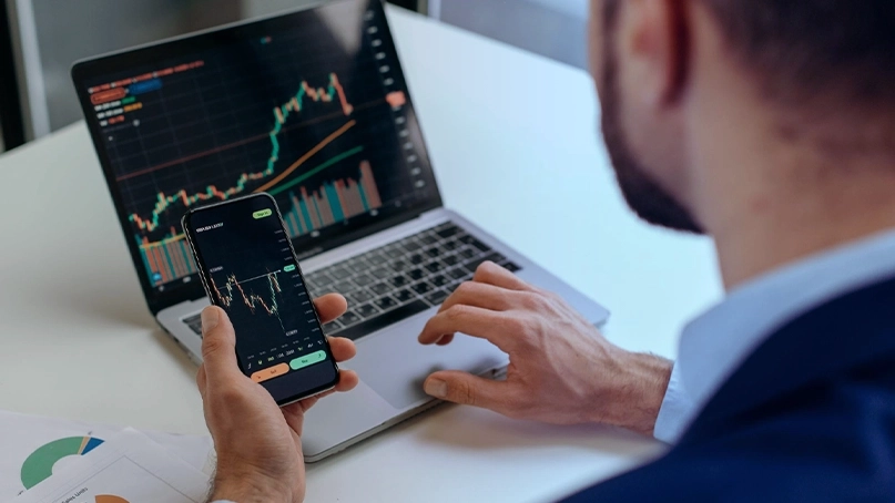 Panel de control de trading de Instant +750 Arvo